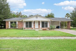 3230 Greenholly Dr W, Jacksonville, FL 32277