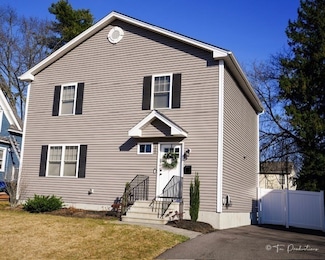 288 Woodbine St, Cranston, RI 02910