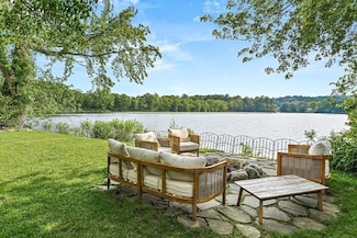 9 Lakeview Terrace, Winchester, MA 01890
