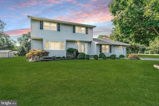 28 Woodland Dr, East Windsor, NJ 08520