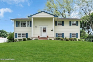 44 Hoover St, Freehold, NJ 07728