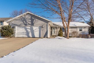 1133 11th St, Baraboo, WI 53913