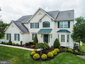 6 Horseshoe Dr, Morgantown, PA 19543