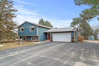 9938 Rich Valley Blvd, Inver Grove Heights, MN 55077
