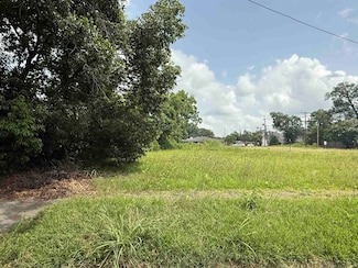 1304 W Cherry Ave, Orange, TX 77630