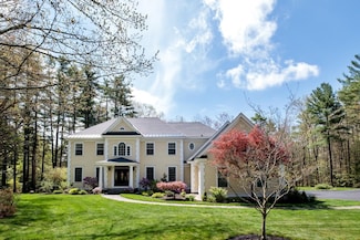 1 Squier Dr, North Hampton, NH 03862