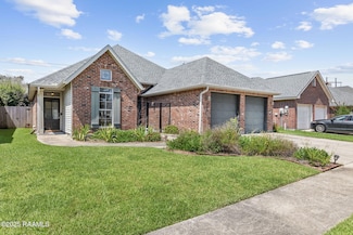 208 Kings Cove Cir, Lafayette, LA 70508
