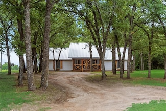 1402 Posey Brewer Rd, Sunset, TX 76270