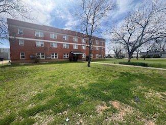 2083 N 2nd St, Abilene, TX 79603