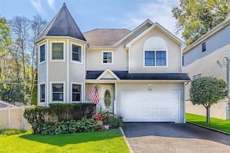 1A Mather Ct, Huntington Station, NY 11746