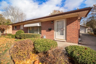 1427 Jay Ave, Ypsilanti, MI 48198