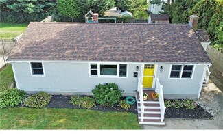 74 Fales Rd, Bristol, RI 02809
