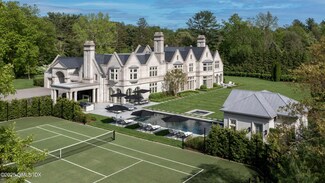11 Round Hill Club Rd, Greenwich, CT 06831