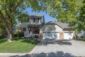 8821 Jonquil Ln N, Maple Grove, MN 55369