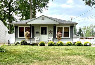 1935 Westwood Dr NW, Warren, OH 44485