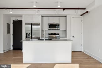 901 King St Unit 203, Alexandria, VA 22314