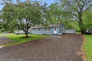 6262 Garden Ct, Warren, MI 48091