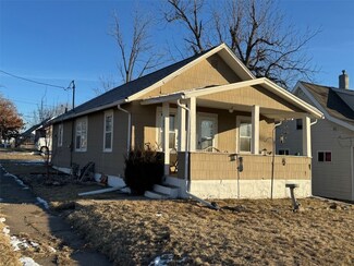 1270 20th Ave SW, Cedar Rapids, IA 52404