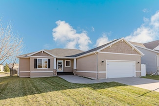 3463 Loberg Dr, West Fargo, ND 58078