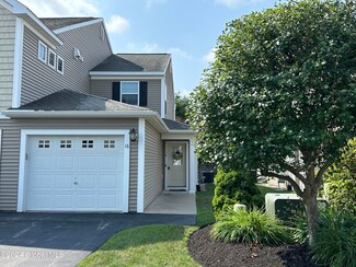 16 Treasures Place, Queensbury, NY 12804