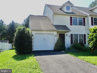97 S Wayne St, Robesonia, PA 19551