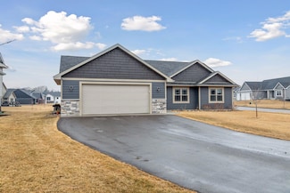 497 Westwood Dr, River Falls, WI 54022