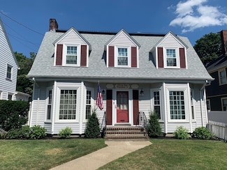 32 Maplewood St, Malden, MA 02148