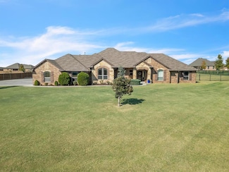 7319 N Shore Dr, Tuttle, OK 73089