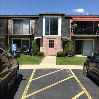 26 Foxberry Dr Unit B, Getzville, NY 14068