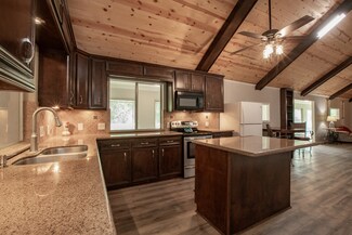1768 Flintlock Ct, Angleton, TX 77515