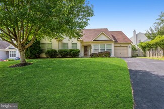 9307 Paul Dr, Manassas Park, VA 20111