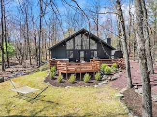 36 Birch St, Lake Harmony, PA 18624