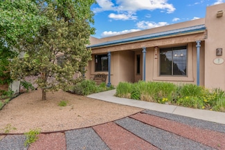 3 Periwinkle Place, Santa Fe, NM 87508