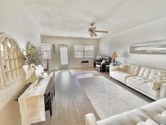 138 Waltham F, West Palm Beach, FL 33417
