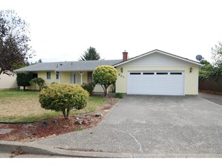601 Evergreen Loop, Reedsport, OR 97467