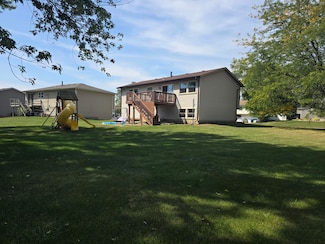 103 Tulip Ct, Hebron, IN 46341