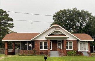 51 Auburn Rd, Notasulga, AL 36866