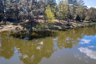 3899 An County Road 370, Palestine, TX 75801