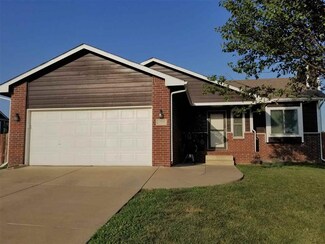 1709 N Country Walk Ln, Mulvane, KS 67110