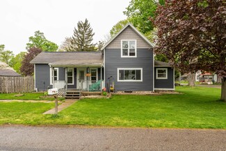 334 Crane St, Eaton Rapids, MI 48827