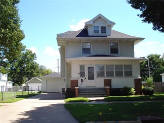 413 4th Ave SW, Cedar Rapids, IA 52404
