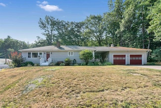 57 Pine St, Rollinsford, NH 03869