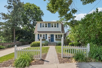 116 Campbell St, Geneva, IL 60134
