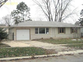 1620 S 13th Ave, Saint Charles, IL 60174