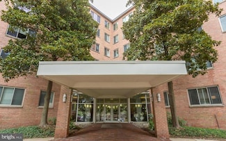 3000 Spout Run Pkwy Unit B604, Arlington, VA 22201