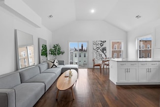 111 Charles St Unit 2, Jersey City, NJ 07307