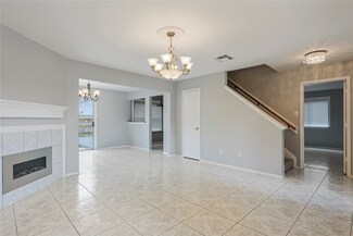8938 Aspen Meadow Dr, Houston, TX 77071