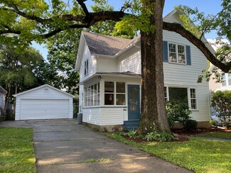 624 Eastview St, Elgin, IL 60120