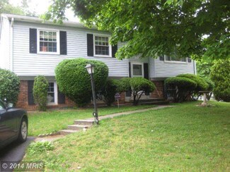5323 Macwood Dr, Woodbridge, VA 22193