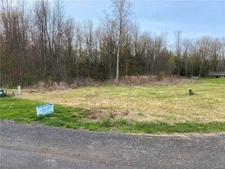 20 Trask Ln, Phoenix, NY 13135
